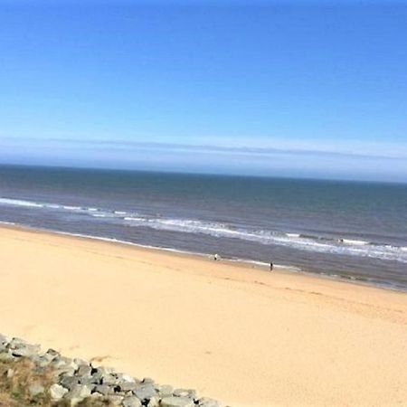 Relaxing Chalet On Popular California Sands Short Stroll To Beach, Nr Norfolk Broads & Great Yarmouth Scratby Bagian luar foto
