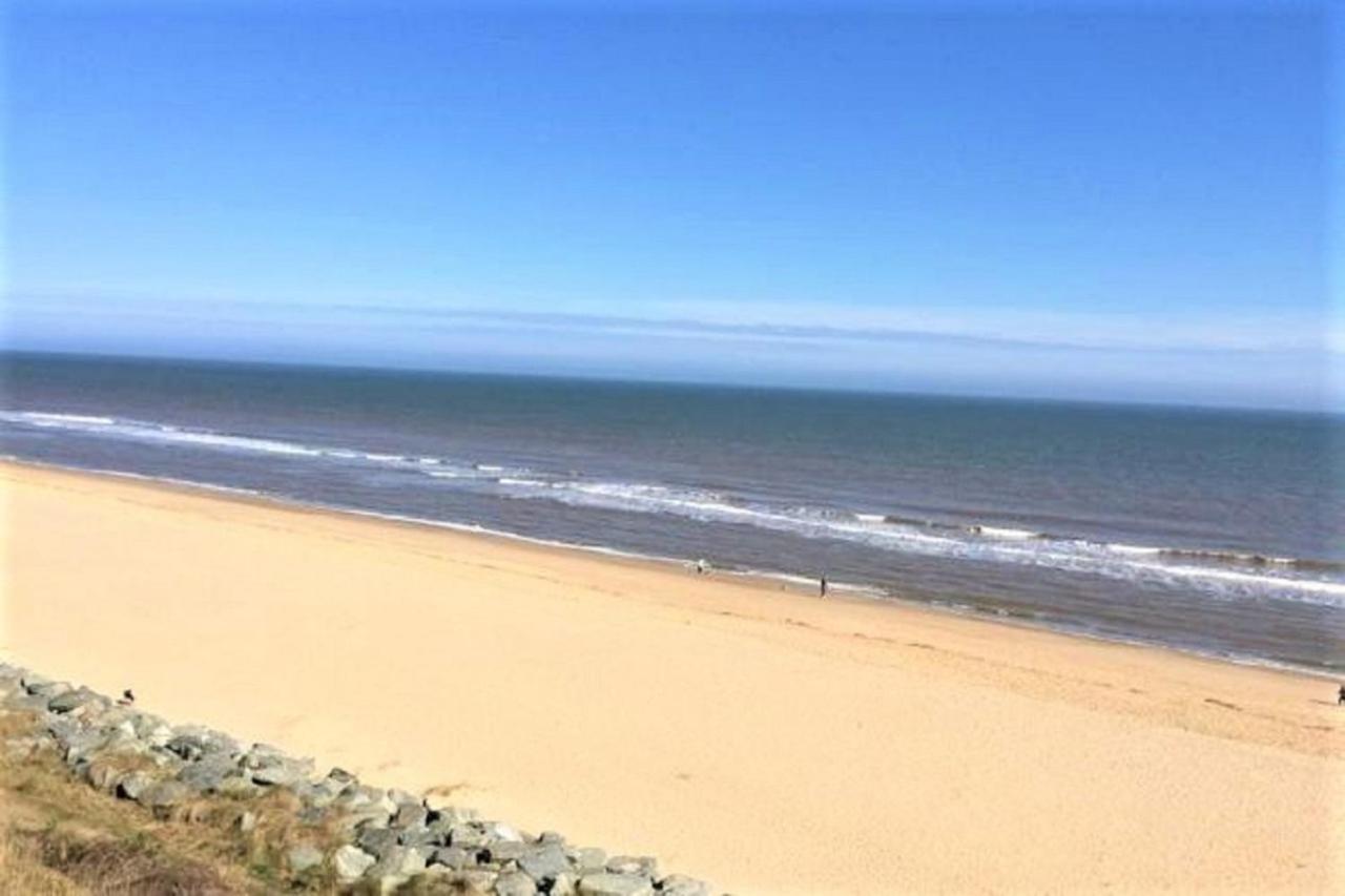 Relaxing Chalet On Popular California Sands Short Stroll To Beach, Nr Norfolk Broads & Great Yarmouth Scratby Bagian luar foto